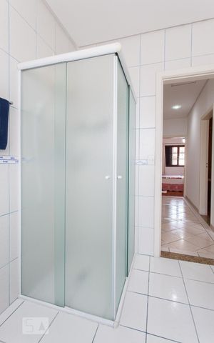 Casa de condomínio à venda com 220m², 3 quartos e 2 vagasBanheiro Social