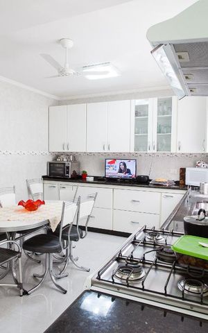 Casa de condomínio à venda com 220m², 3 quartos e 2 vagasCozinha