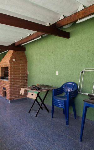 Casa de condomínio à venda com 220m², 3 quartos e 2 vagasChurrasqueira