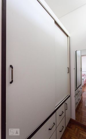 Casa de condomínio à venda com 220m², 3 quartos e 2 vagasCloset da Suíte