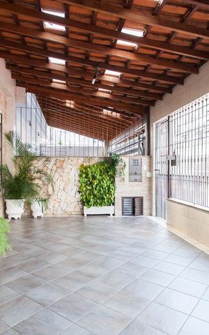 Casa de condomínio à venda com 220m², 3 quartos e 2 vagasGaragem