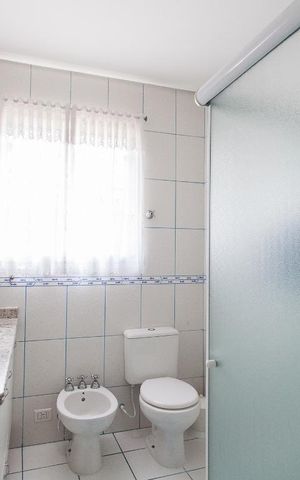 Casa de condomínio à venda com 220m², 3 quartos e 2 vagasBanheiro Social