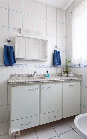 Casa de condomínio à venda com 220m², 3 quartos e 2 vagasBanheiro Social
