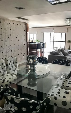 Apartamento para alugar com 240m², 4 quartos e 2 vagasSala