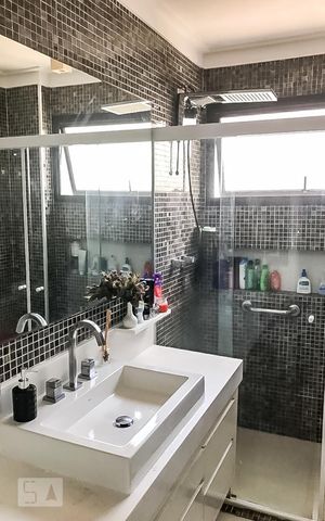 Apartamento para alugar com 240m², 4 quartos e 2 vagasBanheiro