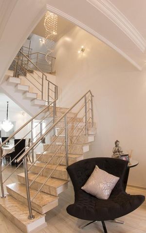 Casa para alugar com 350m², 3 quartos e 2 vagas Casa para alugar com 350m², 3 quartos e 2 vagasDetalhe Sala