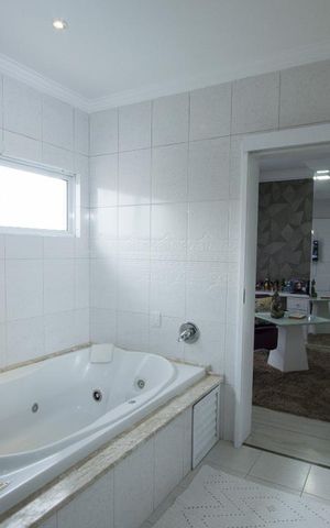 Casa para alugar com 350m², 3 quartos e 2 vagas Casa para alugar com 350m², 3 quartos e 2 vagasBanheiro 1