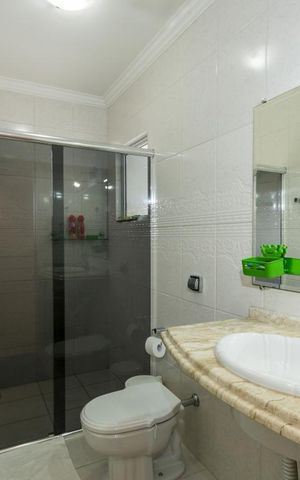 Casa para alugar com 350m², 3 quartos e 2 vagas Casa para alugar com 350m², 3 quartos e 2 vagasBanheiro 2