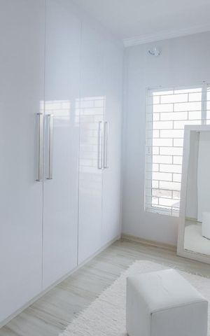 Casa para alugar com 350m², 3 quartos e 2 vagas Casa para alugar com 350m², 3 quartos e 2 vagasCloset