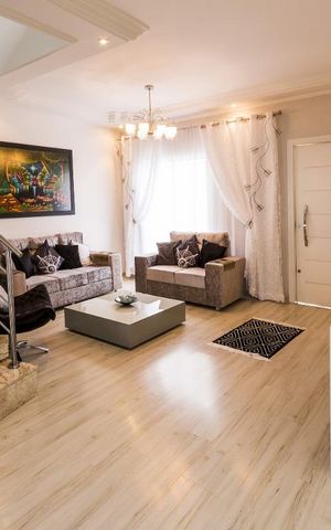Casa para alugar com 350m², 3 quartos e 2 vagas Casa para alugar com 350m², 3 quartos e 2 vagasDetalhe Sala