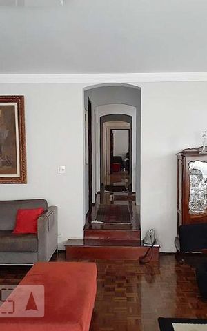 Casa para alugar com 340m², 4 quartos e 4 vagasSala