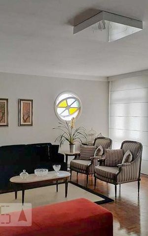 Casa para alugar com 340m², 4 quartos e 4 vagasSala