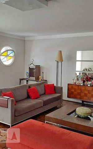 Casa para alugar com 340m², 4 quartos e 4 vagasSala