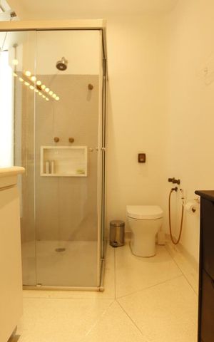 Apartamento à venda com 105m², 2 quartos e 1 vagaBanheiro da Suíte