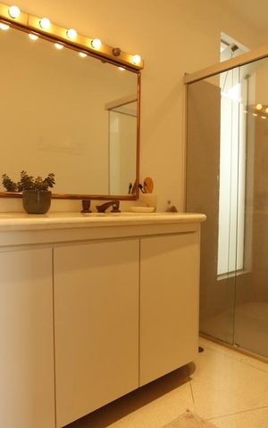 Apartamento à venda com 105m², 2 quartos e 1 vagaBanheiro da Suíte