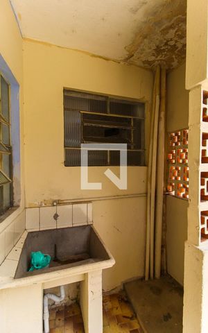 Casa à venda com 165m², 2 quartos e 2 vagas Casa à venda com 165m², 2 quartos e 2 vagasÁrea de Serviço