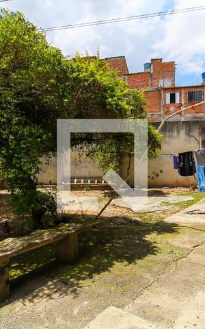 Casa à venda com 165m², 2 quartos e 2 vagas Casa à venda com 165m², 2 quartos e 2 vagasQuintal