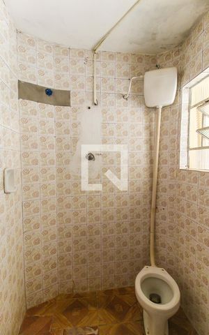 Casa à venda com 165m², 2 quartos e 2 vagas Casa à venda com 165m², 2 quartos e 2 vagasBanheiro