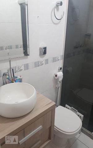Apartamento à venda com 90m², 2 quartos e 1 vaga Apartamento à venda com 90m², 2 quartos e 1 vagaBanheiro Social