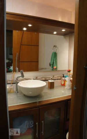 Apartamento à venda com 90m², 2 quartos e 1 vaga Apartamento à venda com 90m², 2 quartos e 1 vagaBanheiro da Suíte