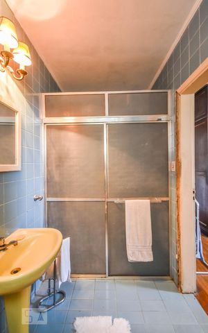 Casa à venda com 511m², 3 quartos e 4 vagas Casa à venda com 511m², 3 quartos e 4 vagasSuíte 2 - Banheiro