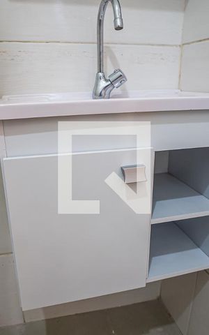 Studio para alugar com 27m², 1 quarto e sem vaga Studio para alugar com 27m², 1 quarto e sem vagaBanheiro