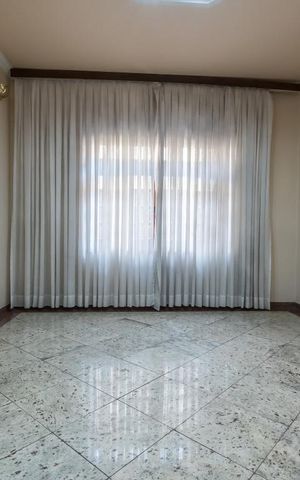 Casa para alugar com 350m², 3 quartos e sem vaga Casa para alugar com 350m², 3 quartos e sem vagaSala de Jantar