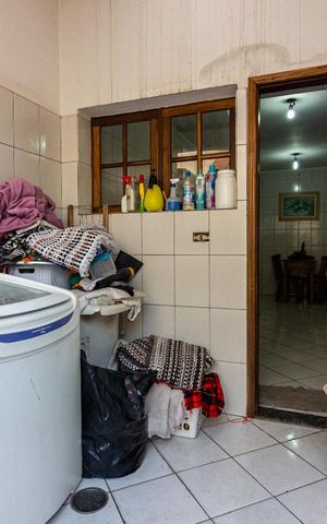 Casa à venda com 286m², 3 quartos e 2 vagas Casa à venda com 286m², 3 quartos e 2 vagasÁrea de Serviço