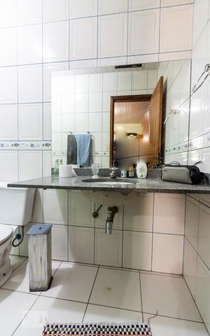Casa à venda com 286m², 3 quartos e 2 vagas Casa à venda com 286m², 3 quartos e 2 vagasBanheiro da Suite 3
