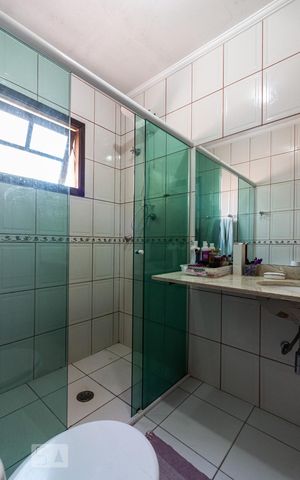 Casa à venda com 286m², 3 quartos e 2 vagas Casa à venda com 286m², 3 quartos e 2 vagasBanheiro da Suite 2