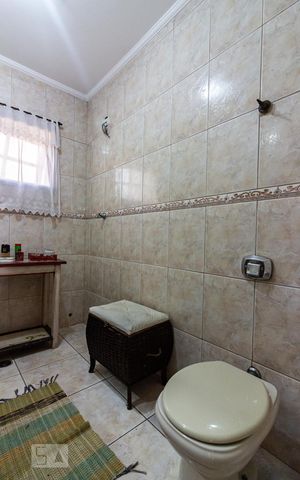 Casa à venda com 286m², 3 quartos e 2 vagas Casa à venda com 286m², 3 quartos e 2 vagasLavabo