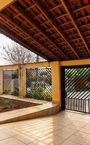 Casa à venda com 286m², 3 quartos e 2 vagas Casa à venda com 286m², 3 quartos e 2 vagasGaragem