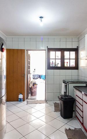 Casa à venda com 286m², 3 quartos e 2 vagas Casa à venda com 286m², 3 quartos e 2 vagasCozinha