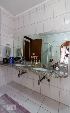 Casa à venda com 286m², 3 quartos e 2 vagas Casa à venda com 286m², 3 quartos e 2 vagasBanheiro da Suite 1