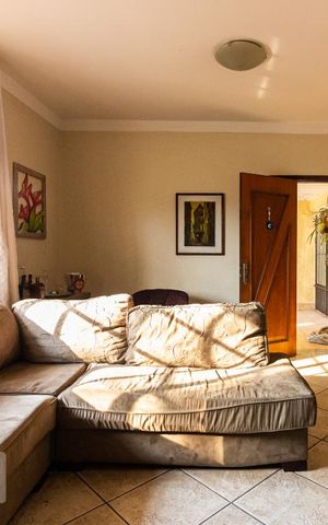 Casa à venda com 286m², 3 quartos e 2 vagas Casa à venda com 286m², 3 quartos e 2 vagasSala