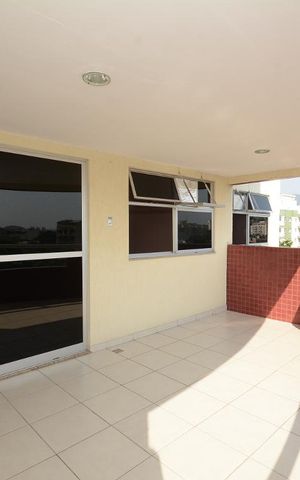 Apartamento à venda com 102m², 4 quartos e 2 vagasVaranda