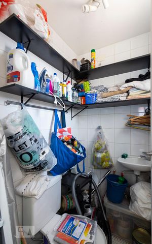 Apartamento para alugar com 98m², 3 quartos e 2 vagasBanheiro de Serviço