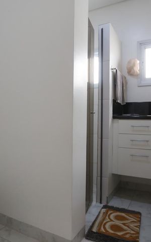 Casa à venda com 600m², 5 quartos e 8 vagasBanheiro da Suíte 2