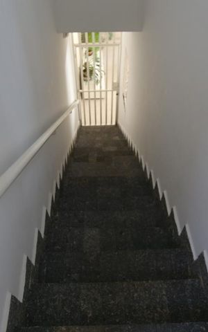 Casa à venda com 600m², 5 quartos e 8 vagasEscadas de serviço