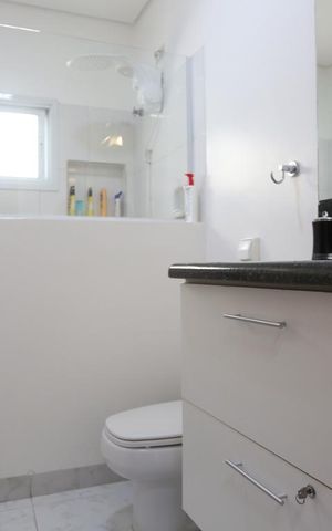 Casa à venda com 600m², 5 quartos e 8 vagasBanheiro Social