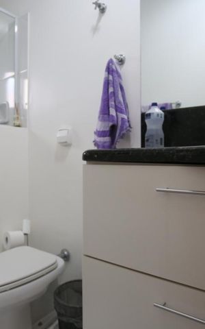 Casa à venda com 600m², 5 quartos e 8 vagasBanheiro da Suíte 1
