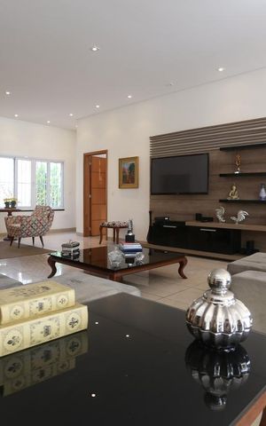 Casa à venda com 600m², 5 quartos e 8 vagasSala
