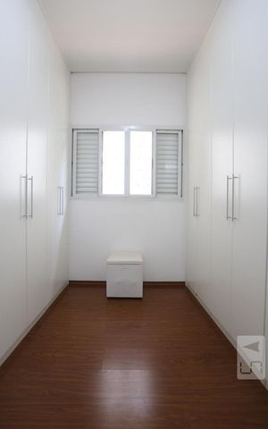 Casa à venda com 600m², 5 quartos e 8 vagasSuíte 2 - Closet