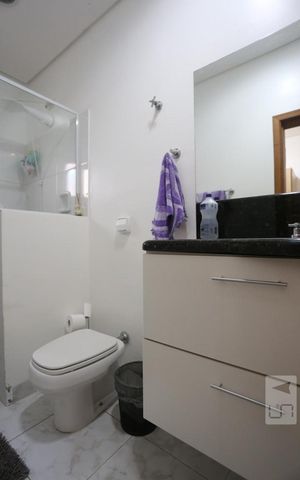 Casa à venda com 600m², 5 quartos e 8 vagasBanheiro da Suíte 1