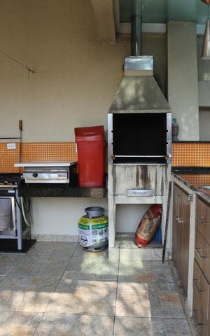 Casa à venda com 600m², 5 quartos e 8 vagasChurrasqueira