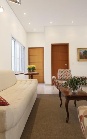 Casa à venda com 600m², 5 quartos e 8 vagasSala