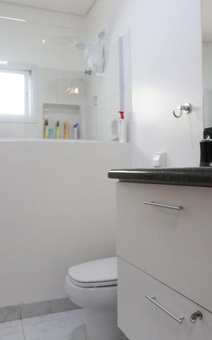 Casa à venda com 600m², 5 quartos e 8 vagasBanheiro Social