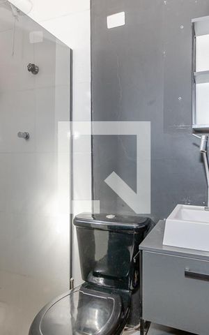 Casa à venda com 220m², 3 quartos e 2 vagas Casa à venda com 220m², 3 quartos e 2 vagasBanheiro da Suíte