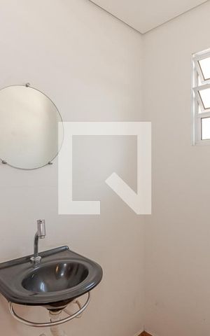 Casa à venda com 220m², 3 quartos e 2 vagas Casa à venda com 220m², 3 quartos e 2 vagasLavabo Terraço