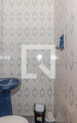 Casa à venda com 220m², 3 quartos e 2 vagas Casa à venda com 220m², 3 quartos e 2 vagasBanheiro